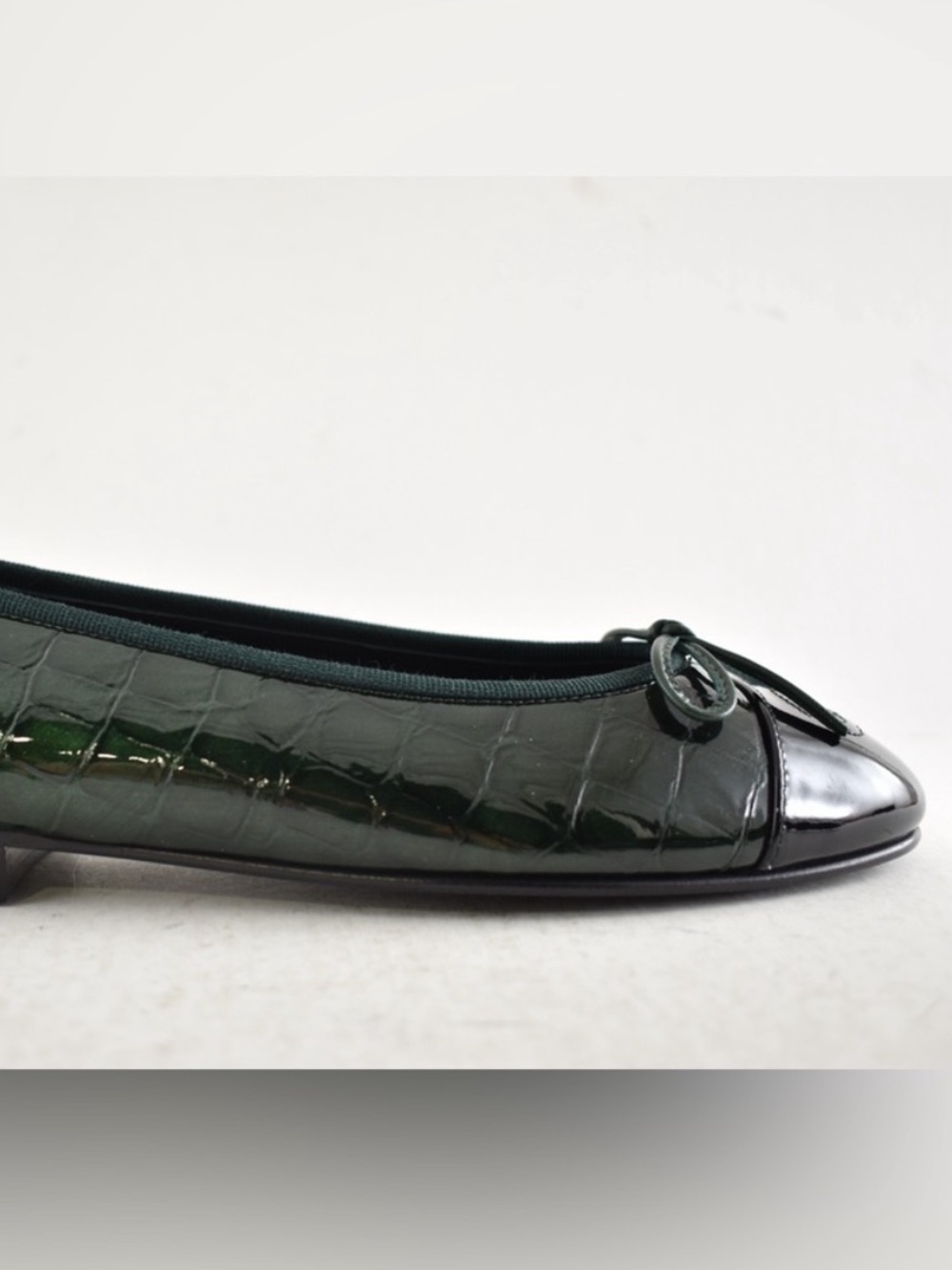 Women's Green and Black Patent Leather Ballet Flats - Picture 3 of 5